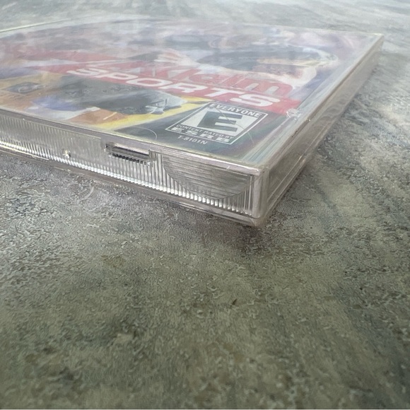 NFL Quarterback Club 2000 (Sega Dreamcast, 1999) New & Sealed - Picture 4 of 6